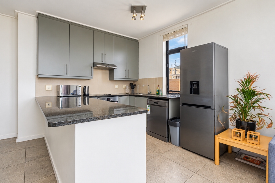 2 Bedroom Property for Sale in Sea Point Western Cape
